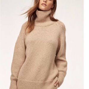 The group babaton Day Off Turtleneck 100% alpaca wool in camel size XXS